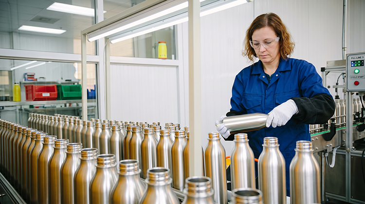 Quality control inspection for a drinkware mould